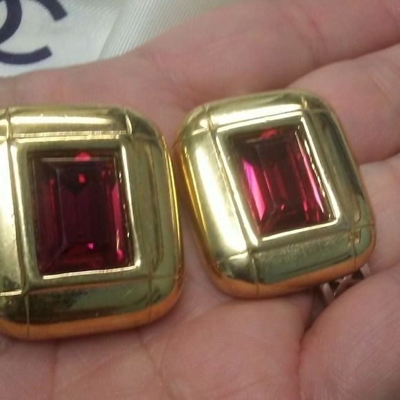 Statement Swarovski crystal VTG Cranberry Red Earrings - Picture 5 of 8